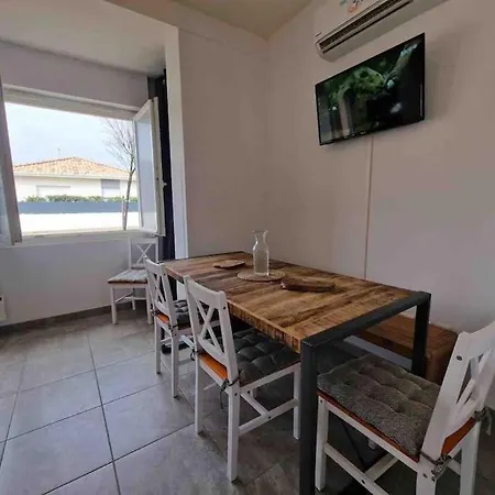 아파트 A Portee De Tongs!