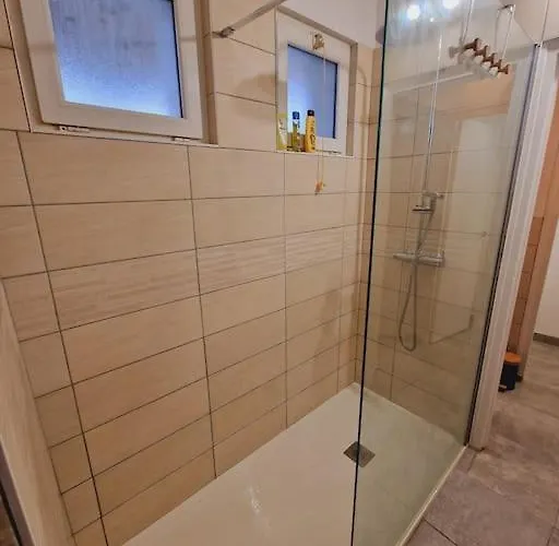 A Portee De Tongs! *